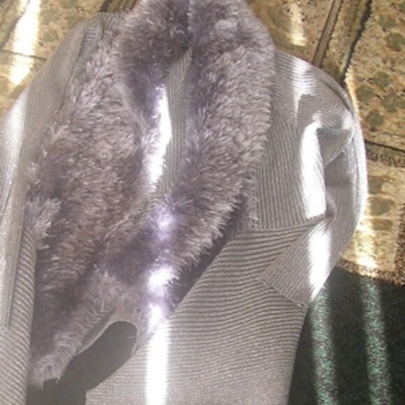Lauren Michelle Metallic Cardigan with Faux Fur collar - Picture 1 of 2